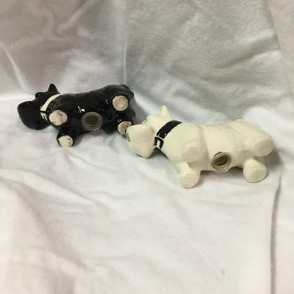 Kissing Westland Scottish Terrier Dog Magnetic Salt &‎ Pepper Shakers Read